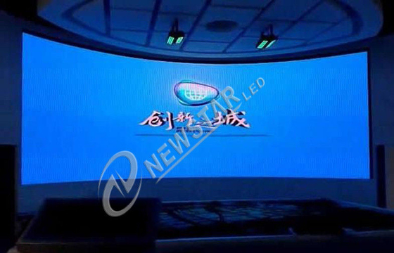 شاشة LED منحنية داخلية 5 مم 3 في 1 Smd3528 صورة حية وتأثير الفيديو